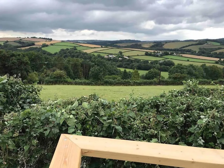 Rustic Lodge, Stunning Views & Star Gazing Bath Exeter 0*,  Storbritannien