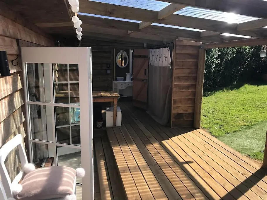 Rustic Lodge, Stunning Views & Star Gazing Bath Exeter 0*,  Storbritannien
