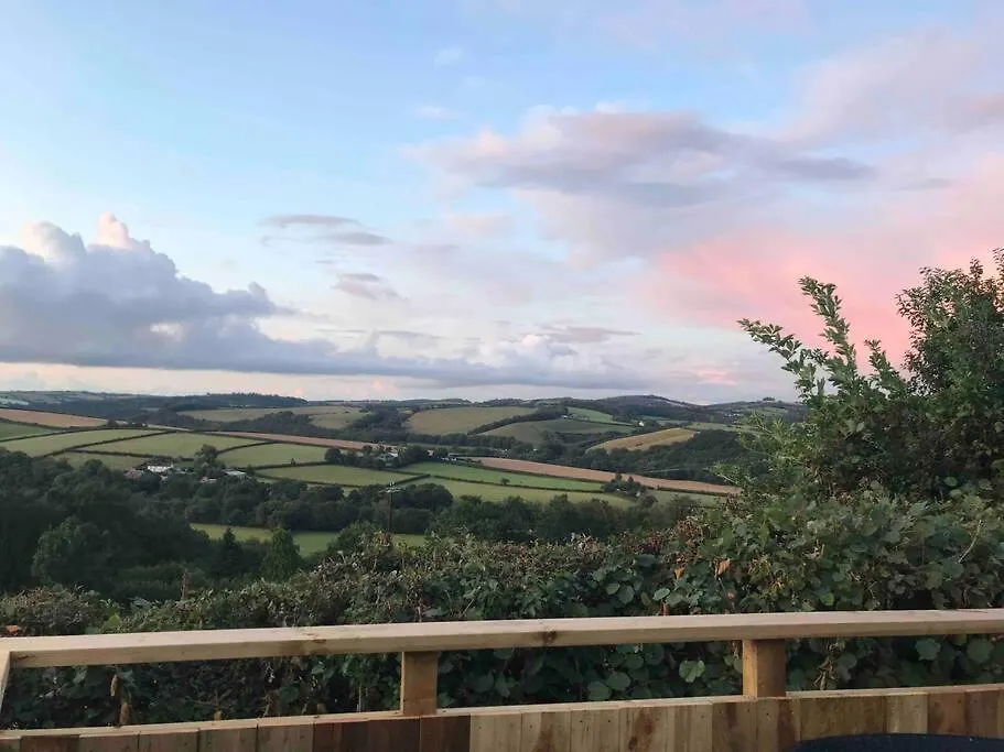 Rustic Lodge, Stunning Views & Star Gazing Bath Exeter Feriehus